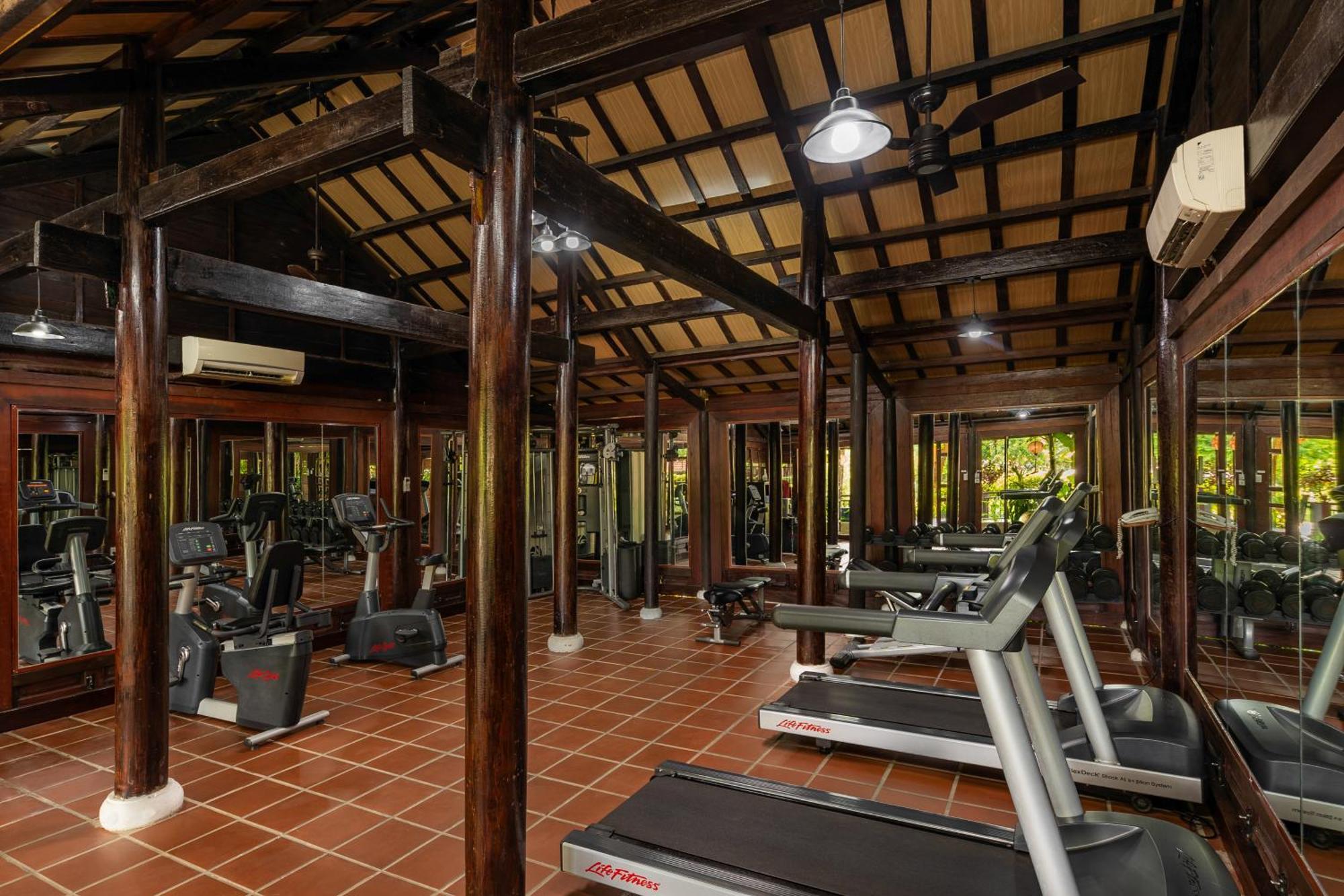 Rivertown Hoi An Resort & Spa Zewnętrze zdjęcie The gym at the Angsana Resort and Spa, Phuket, Thailand